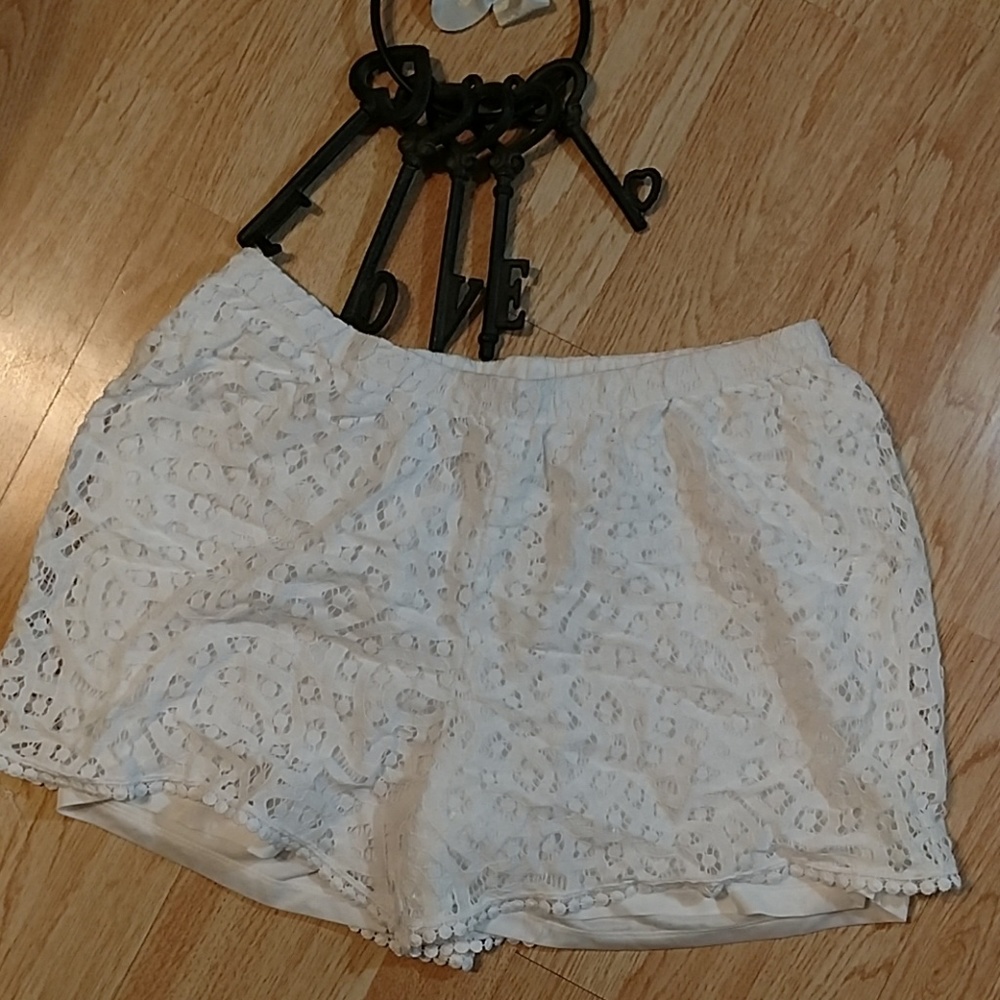 Just Be  Perfect white lace shorts